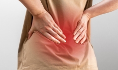 Tưởng đau lưng, cô gái trẻ đi khám mới biết bị ung thư xương giai đoạn cuối