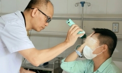 Bi hài hậu vận sau thẩm mỹ: Tiêm filler xóa nhăn trán, 