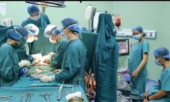Tin tức đời sống ngày 4/12: Bé 14 tháng tuổi bị vỡ tim do ngực đập vào vô lăng xe ô tô