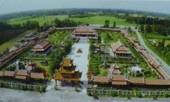 Bí quyết làm giàu của đại gia bỏ 300 tỷ xây 'cố đô Huế' giữa Tây Nam bộ 