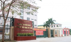 Chồng của giáo viên chủ nhiệm hành hung phụ huynh vì bị lộ lớp học thêm
