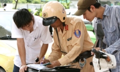 Bị thu bằng lái, nộp phạt tại kho bạc, lấy lại bằng ở đâu?