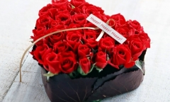 Hoa tươi đắt khách dù giá tăng chóng mặt