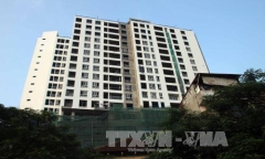 Hoàn thành phá dỡ tầng 19 nhà 8B Lê Trực