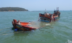 Trung Quốc xua đuổi tàu Việt Nam gặp nạn vào Trường Sa sửa chữa