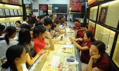 Giá vàng SJC chiều nay (18/4)  giữ nguyên, giá USD/VND giảm
