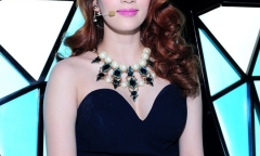 Kiện tướng Dancesport Khánh Thi đã hạ sinh bé gái