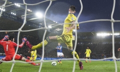 HLV trưởng Arsenal ấm ức về 2 quả phạt penalty 'oan uổng' trong trận gặp Liverpool