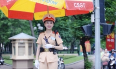Tâm sự của nữ CSGT xinh đẹp ngày 20/10