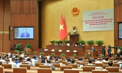 Đại biểu Quốc hội chuyên trách thảo luận 8 dự án luật trình Quốc hội tại Kỳ họp thứ 7