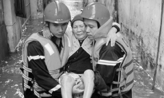 Sau trận mưa lịch sử nhớ mãi tình người đầm ấm
