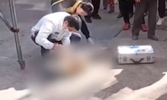 Bé trai mất tích khi vừa buông tay mẹ 1 phút, tình trạng lúc tìm thấy khiến ai nấy xót xa