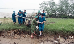 Nghệ An: Đi đánh cá, người dân phát hiện quả bom 225kg còn nguyên kíp nổ