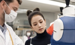 Tin tức giải trí mới nhất ngày 5/10: Jisoo (BLACKPINK) tham quan xưởng may Dior, nhan sắc xứng danh mỹ nhân Kpop
