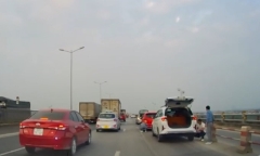 Tin thời sự nóng mới nhất ngày 7/1: Nguyên nhân khiến nhiều xe ô tô bị nổ lốp trên cầu Thanh Trì