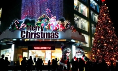 Á hậu quý bà Thu Hương khoe ảnh hạnh phúc bên chồng con