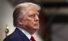 Ông Trump nói sẽ đến tòa để “đấu tranh cho tên tuổi và danh tiếng của mình”