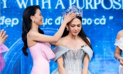 Hoa hậu Mai Phương bất ngờ nhận lại vương miện khi vừa đấu giá được 3 tỷ đồng