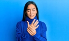Vì sao tình trạng đau khớp trở nên nghiêm trọng hơn vào mùa đông?