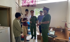 Lừa người thân xem bói, cháu gái chiếm đoạt gần 1,5 tỉ đồng