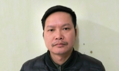 Cần tiền, người đàn ông dùng hung khí khống chế, yêu cầu bị hại chuyển 300 triệu đồng