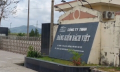 Cán bộ tại trung tâm đăng kiểm Bách Việt bị cáo buộc nhận hối lộ hàng trăm triệu đồng