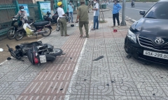 Trưởng công an phường lái ô tô truy đuổi cướp trên phố như phim hành động