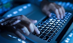 Gửi tài liệu mật qua mạng Internet, một kế toán bị phat 25 triệu đồng