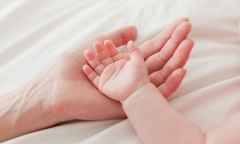 Tin thời sự nóng mới nhất ngày 9/8: Cháu bé sơ sinh bị bỏ rơi kèm tâm thư xúc động