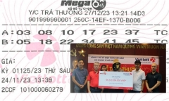Cận cảnh tài xế xe ôm nhận giải độc đắc Vietlott hơn 96 tỷ đồng