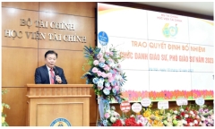 Chân dung vị Giáo sư ngành kinh tế là Giám đốc một Học viện, từng 2 lần nhận Huân chương lao động