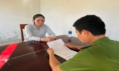 Tạm giữ nữ giám đốc bán đất 