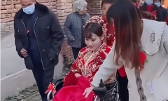 Con trai lành lặn cưới vợ bị liệt nửa người, thái độ của mẹ chồng gây xúc động