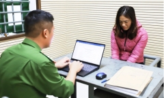 Bắt giữ đối tượng lừa đảo thanh lý số lượng lớn quần áo, chiếm đoạt hơn 400 triệu đồng
