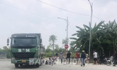 Tin tức tai nạn giao thông mới nhất ngày 15/6: Xe container va chạm với xe con bên đường, một cán bộ CSGT hy sinh