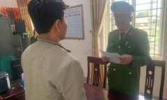 Nghệ An: Tạm giữ thầy giáo nghi 