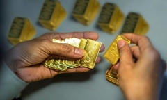 Mua bán vàng “trao tay” trái phép sẽ bị phạt đến 400 triệu đồng