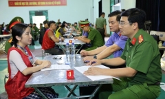 Phá đường dây lừa đảo ở Campuchia chiếm đoạt hơn 300 tỷ: Bà trùm cầm đầu là ai?