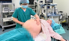 Người phụ nữ 52 tuổi hạ sinh 2 bé gái bằng kỹ thuật IVF