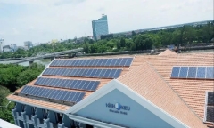 Giữ đề xuất điện mặt trời mái nhà dùng thừa bán giá 0 đồng
