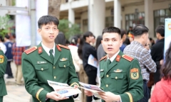 Tuyển sinh 2025: Thí sinh cao dưới 1,65m, bị cận thị có cơ hội vào các trường quân đội?