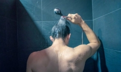 Bộ Y tế khuyến cáo người dân không tắm khuya sau 22h, nguyên nhân do dâu?