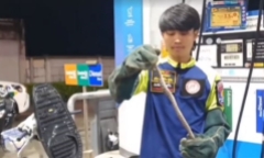 Video: Hú vía khi phát hiện trăn 