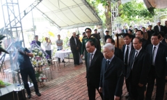 Nghẹn ngào khi nghe ca khúc viết về ông Nguyễn Bá Thanh