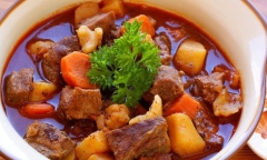 Cách nấu bò kho đậm đà, nóng hổi cho ngày mưa bão