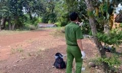 Người đàn ông với nhiều vết thương chí mạng bất ngờ lao xe vào nhà dân rồi ngất xỉu