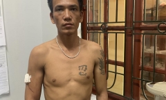 Thấy vợ bị cướp kề dao vào cổ uy hiếp giữa đêm, chồng lao vào tấn công để giải thoát