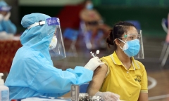 Thứ trưởng bộ Y tế: Dịch COVID-19 còn phức tạp, Việt Nam chuẩn bị đủ vaccine tiêm mũi 3