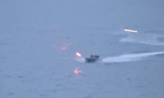 Video: Tàu trinh sát Nga Ivan Churs bắn hạ USV của Ukraine trên biển Đen