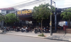 Điều tra vụ hai nhóm thanh niên chém nhau trong quán nhậu 